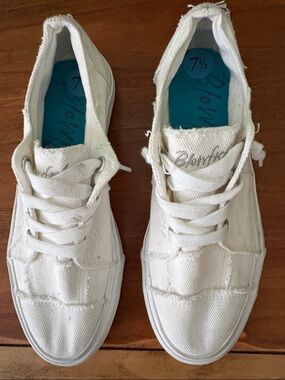 Malibu White Canvas Slip-On Sneakers with Teal Insole